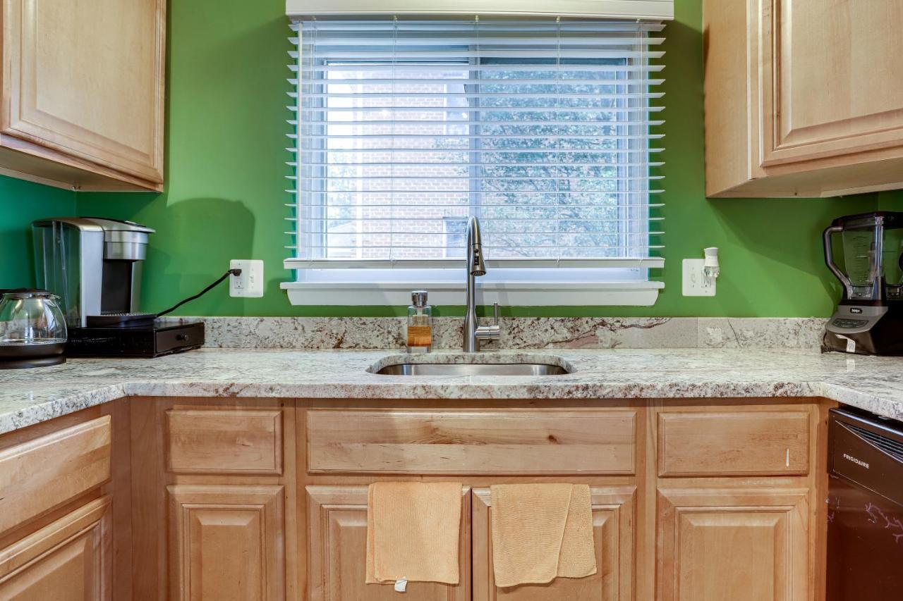 Escape To Our Cozy 3 Bed Rm 2 Bath Unit In Alexandria Va Exterior foto