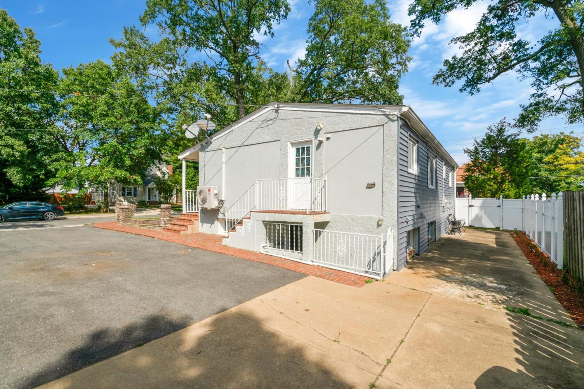 Escape To Our Cozy 3 Bed Rm 2 Bath Unit In Alexandria Va Exterior foto