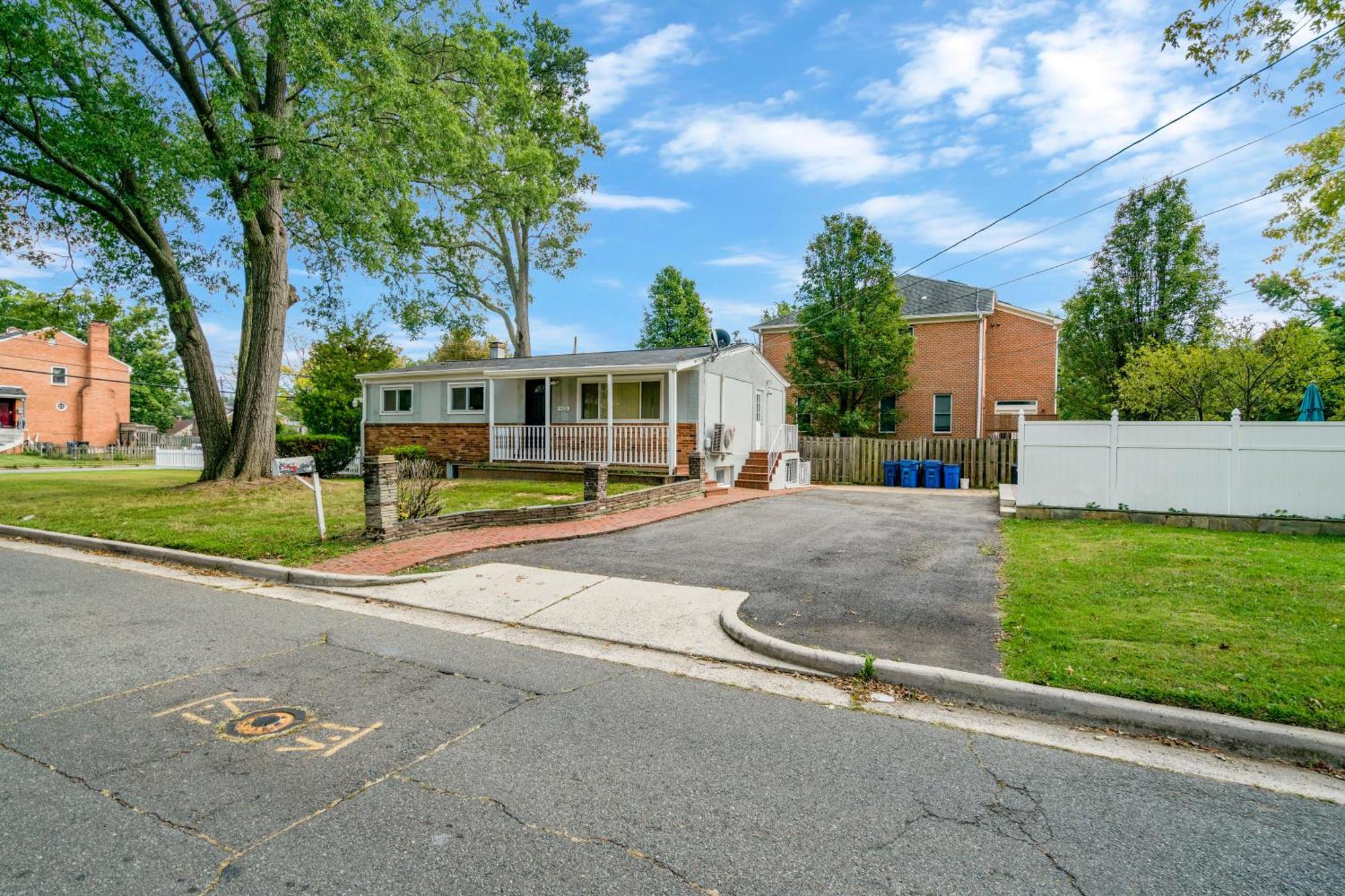 Escape To Our Cozy 3 Bed Rm 2 Bath Unit In Alexandria Va Exterior foto